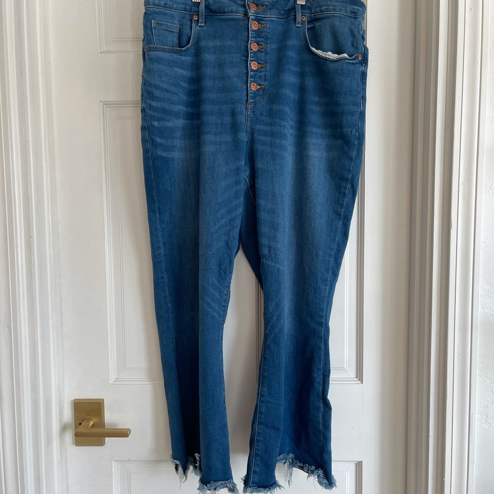 Loft cropped Jean size 18